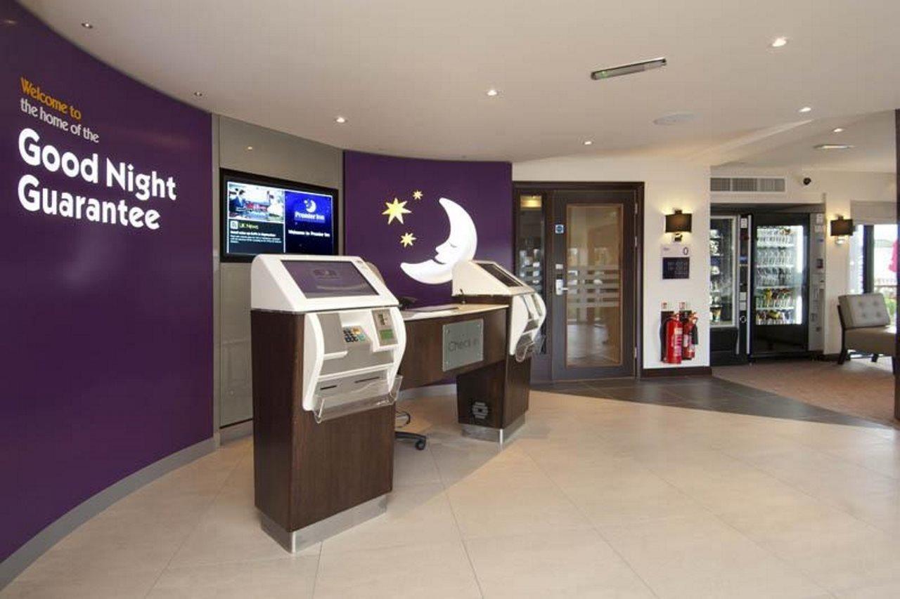 Premier Inn エクセター エクステリア 写真